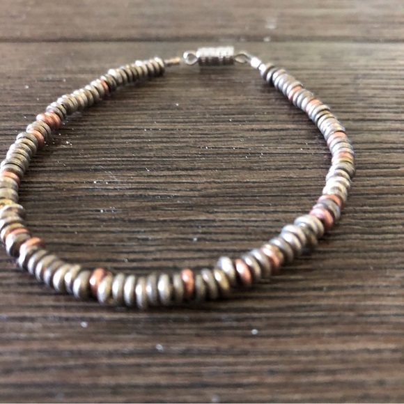 Handmade metallic beaded bracelet - Picture 3 of 3